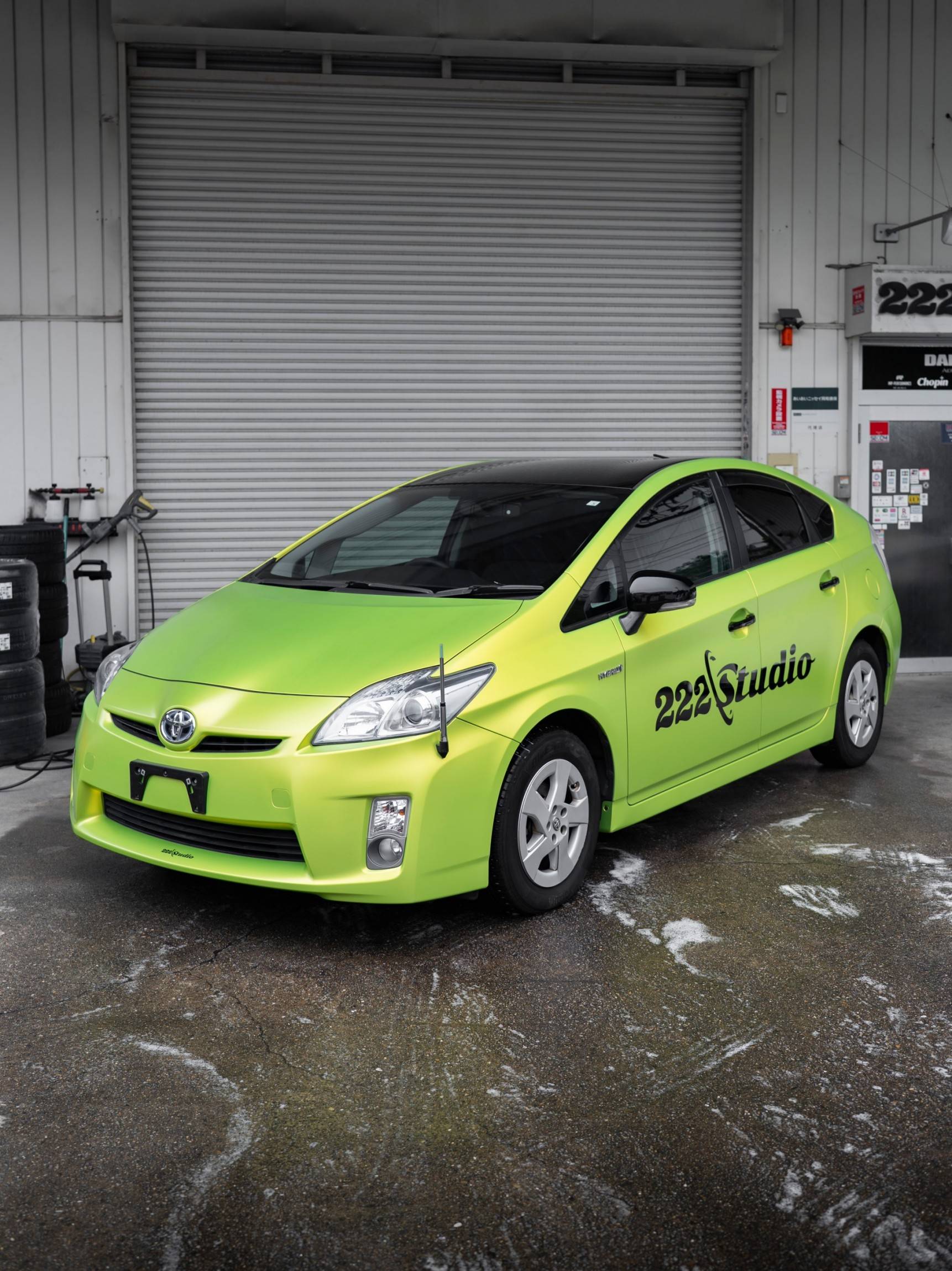 トヨタ  PRIUS