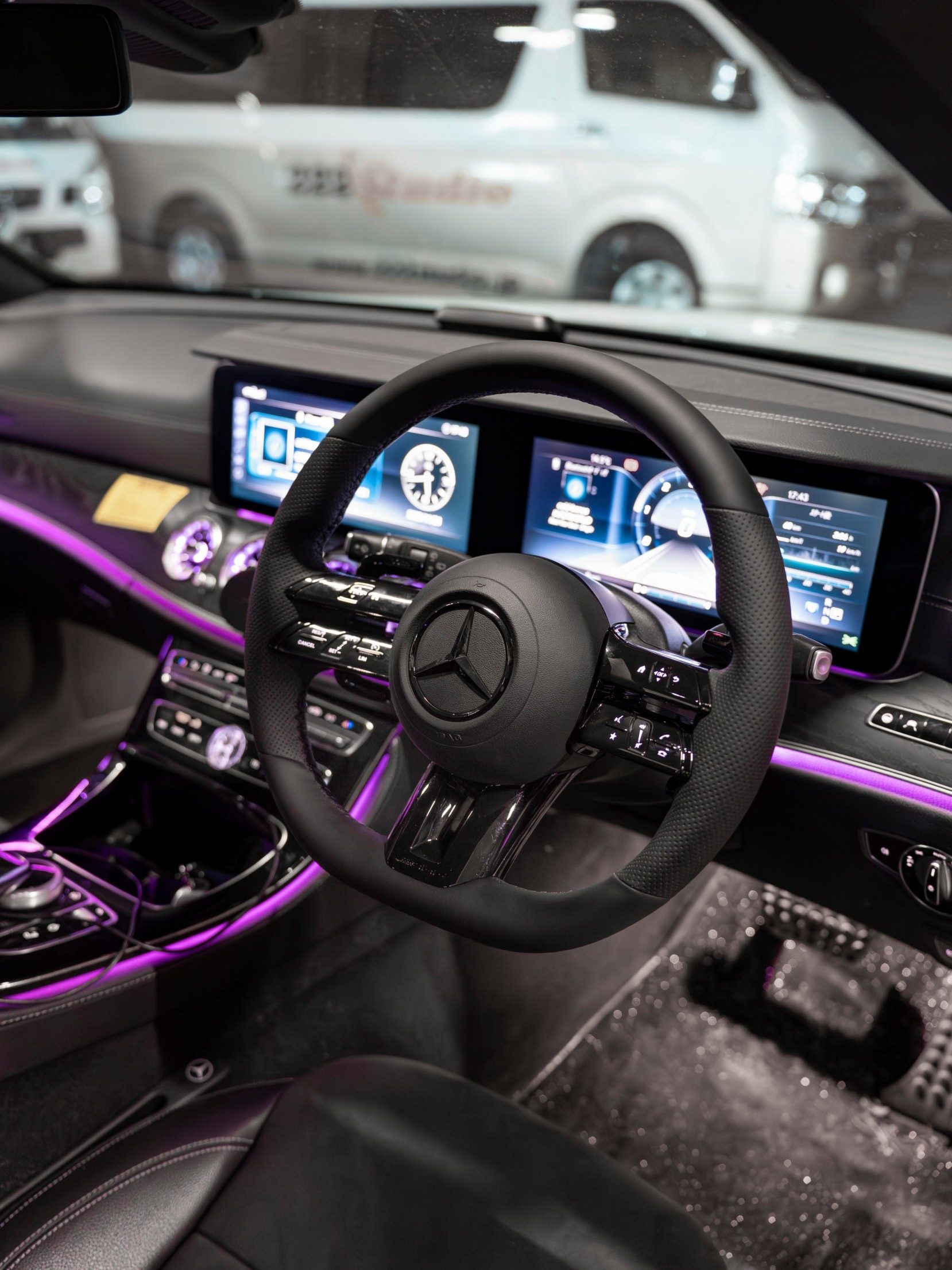 メルセデスベンツ　E220d 